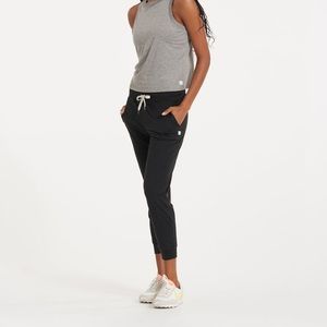 Vuori Women’s Joggers-NWT